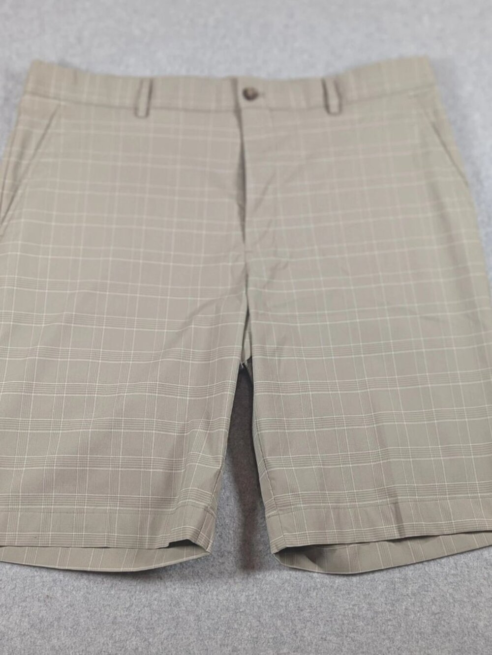 Greg Norman Shorts Men's 36 Beige Check Golf Performance Stretch 10" Inseam